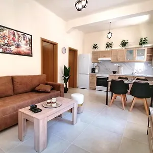 Alex Apartment, Cozy Place In Center , Candia Grecia