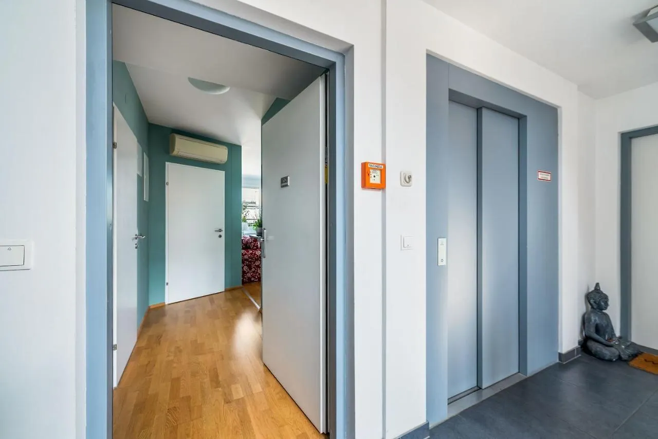Room 4 Art Apartments Nr.4 In Vienna Center